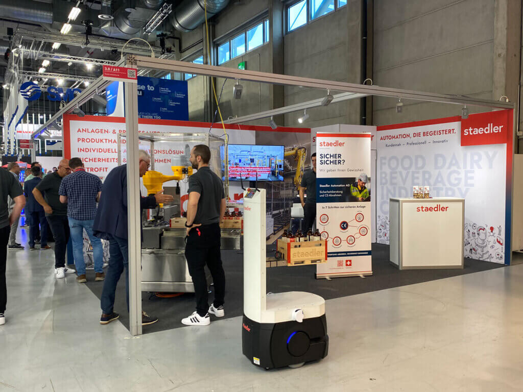 Besucher am Stand der Staedler Automation AG während der SINDEX 2025 in Bern, Schweiz