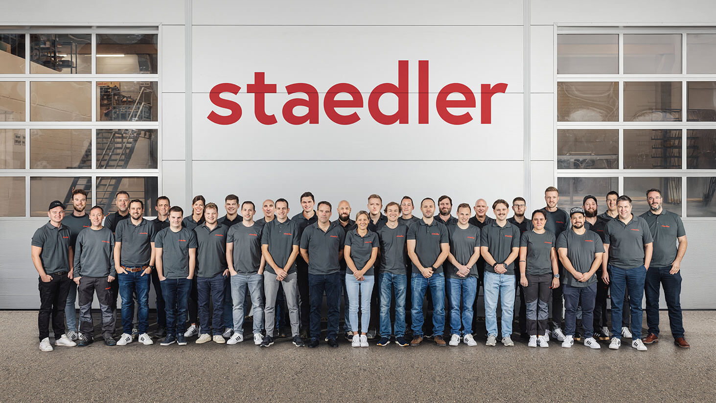 Teamfoto der Mitarbeiter der Staedler Automation AG