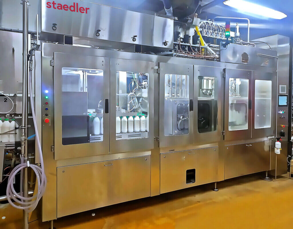 Retrofit einer Abfüllanlage einer Molkerei durch Staedler Automation